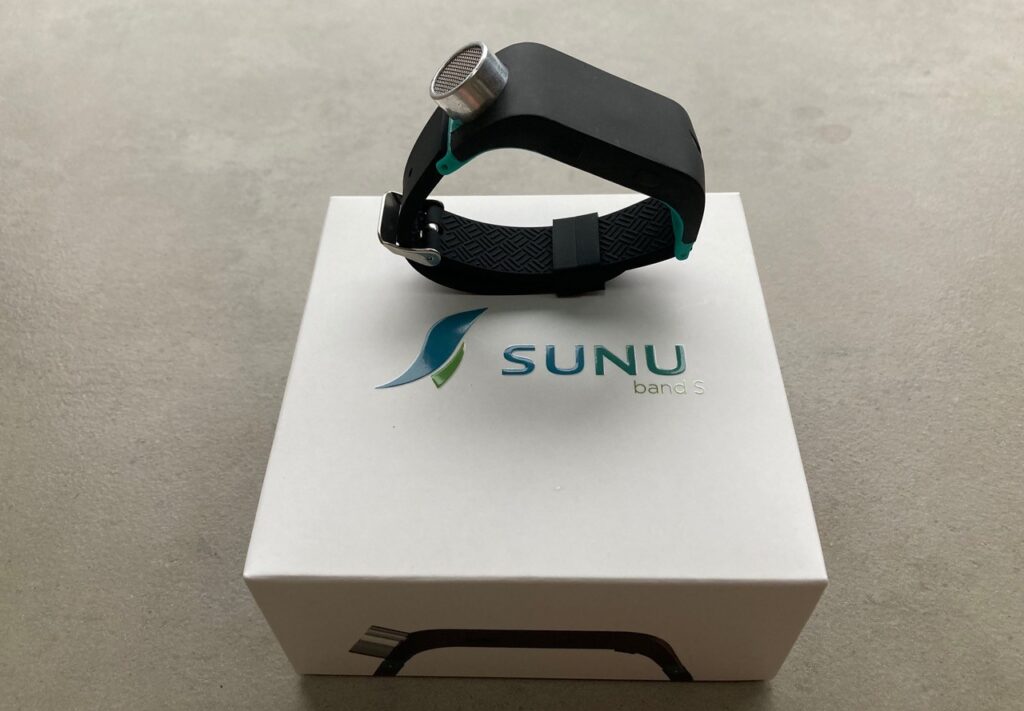 Sunu Band and its packaging
